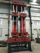 <b>熱烈祝賀山東威力重工四個并聯63噸液壓機裝配完</b>