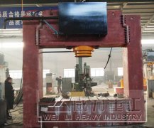 <b>常州500噸龍門液壓機(jī)裝配完畢</b>
