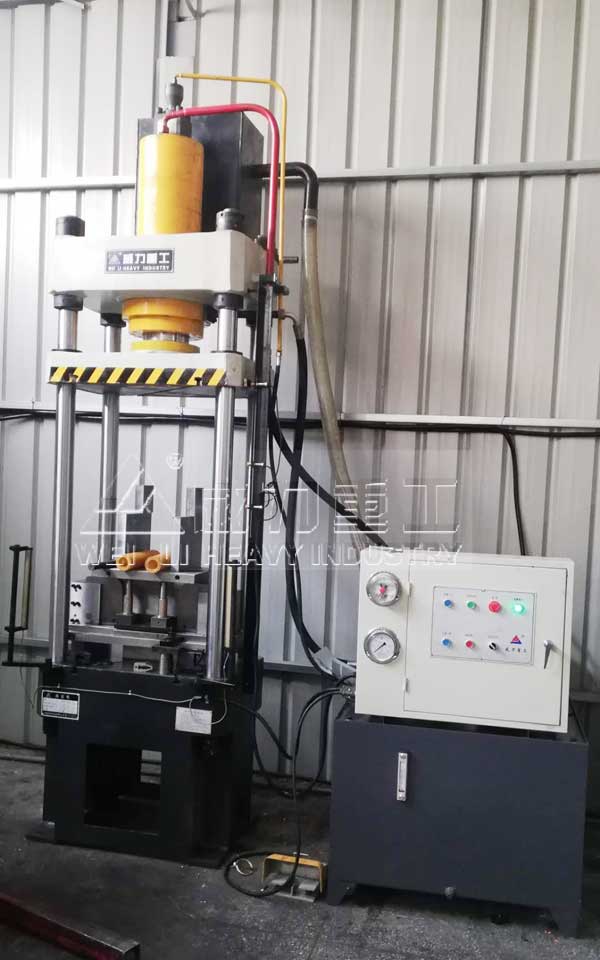 100噸四柱液壓機實物圖